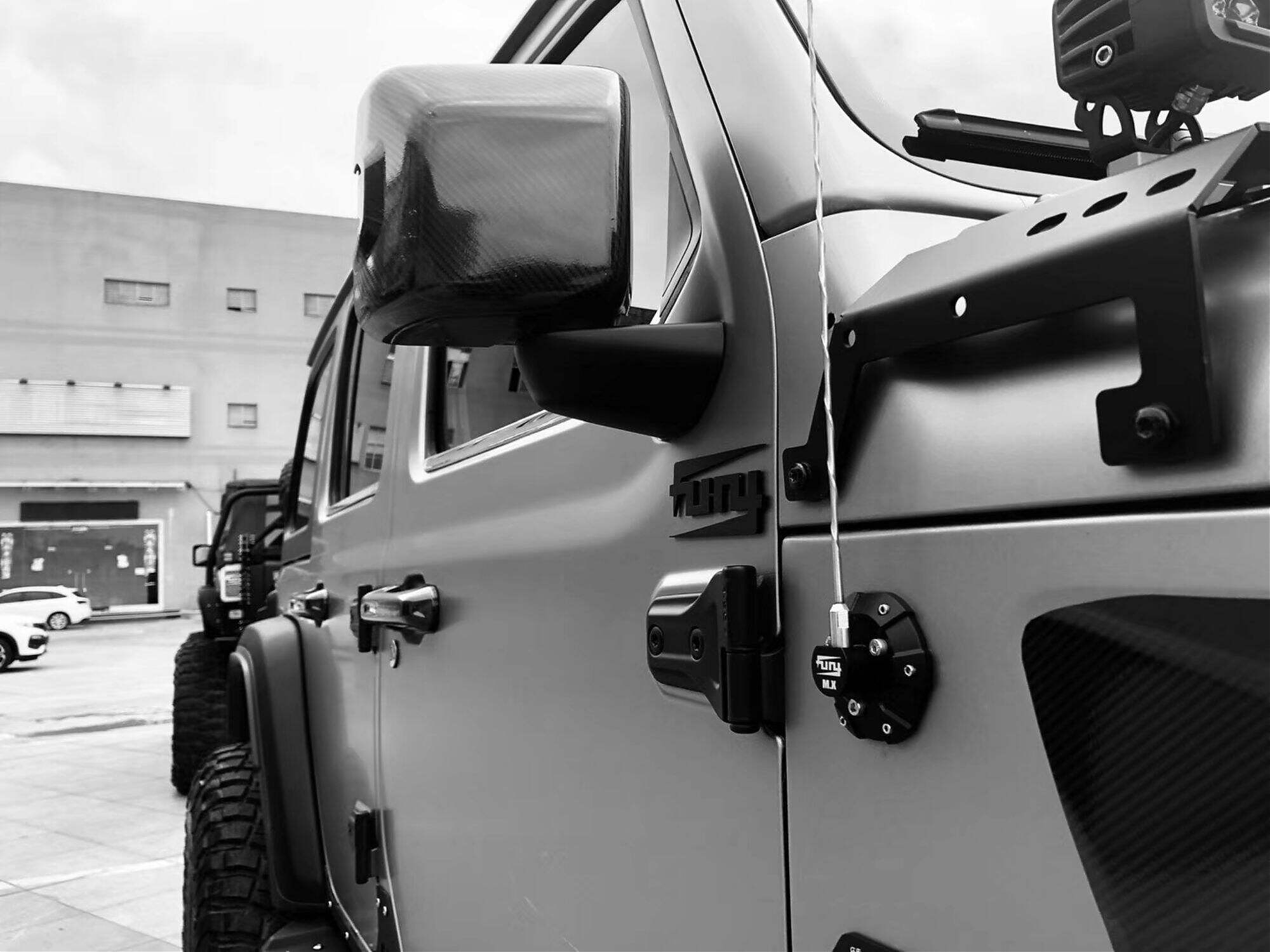 Антенна алюминиевая FURY круглая серии ENGRAVER для Jeep Wrangler JL