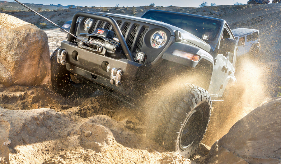 Лебедка автомобильная электрическая WARN VR EVO 12-S синтетический трос