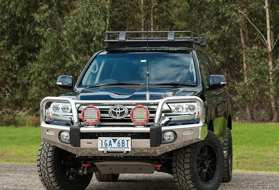 Бампер передний силовой ARB Аллюминиевый для Toyota Land Cruiser 200 с 2015 года Бампер передний силовой ARB Аллюминиевый для Toyota Land Cruiser 200 с 2015 года