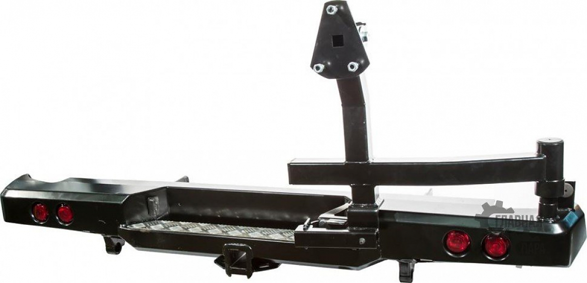 Бампер задний силовой Mitsubishi L200 2005-2015 квадратом под фаркоп, калиткой и фонарями лифт 40 мм