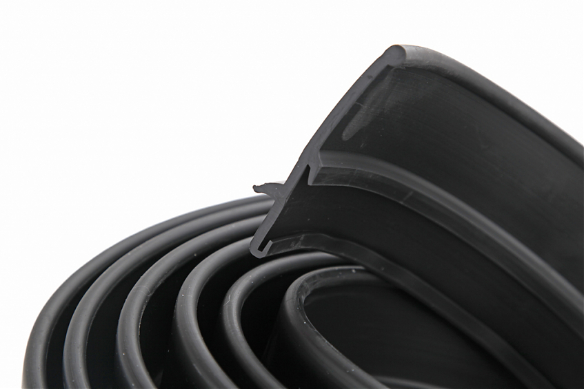 Расширители колёсных арок универсальные РИФ (ширина 5 см)