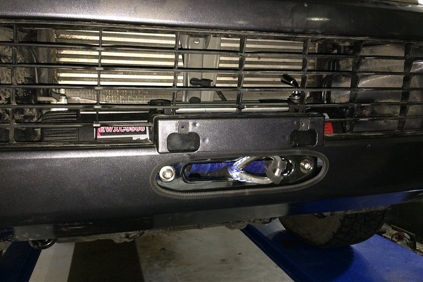Площадка РИФ под лебёдку в штатный бампер Toyota Hilux 2015+