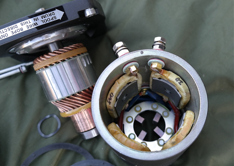 Лебедка автомобильная электрическая T-Max EW9500 MuscleLift 12В с синтетическим тросом