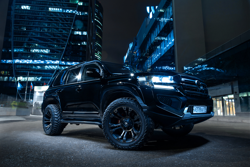 Внедорожный обвес Shikari для Land Cruiser 200