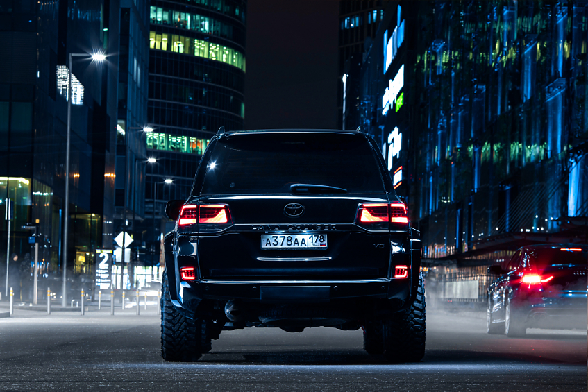 Внедорожный обвес Shikari для Land Cruiser 200