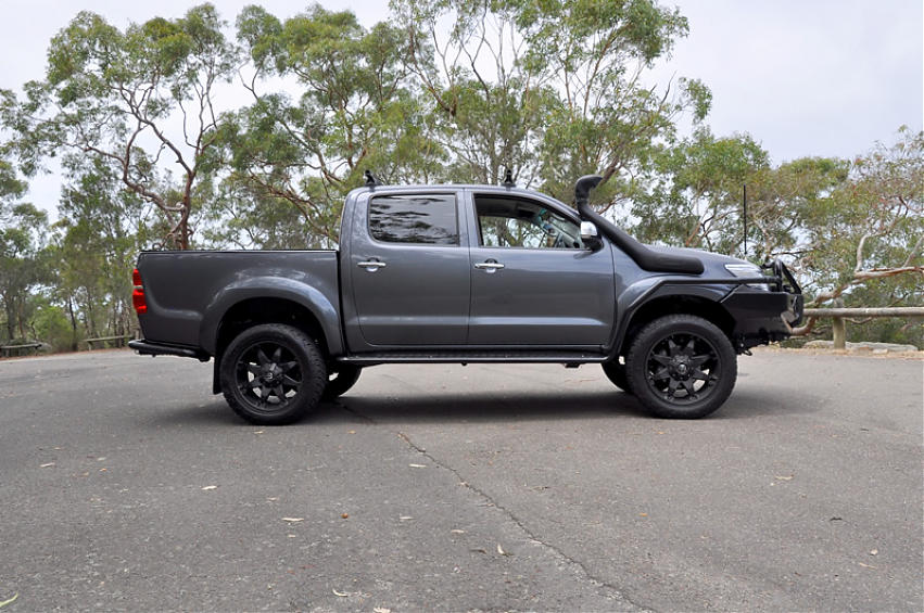 Лифт-комплект OME +30-45 мм Toyota Hilux Vigo до 2015 года (Средняя - Тяжелая нагрузка)