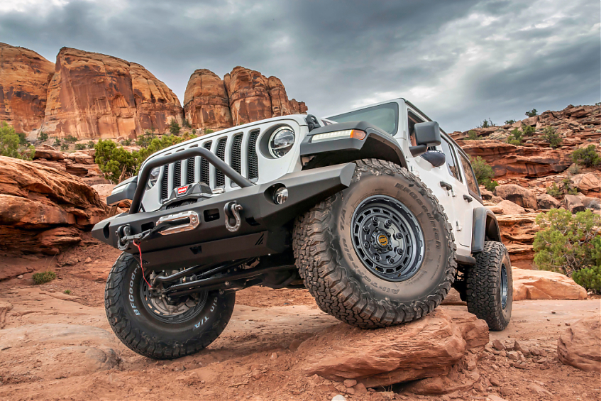 Диск колесный усиленный Warn Jackhammer 17 x 8.5 5X127 ET0 черный  для Jeep Wrangler JL \ JK