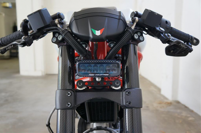 Светодиодные фары Rigid SR-Q Серия PRO (6 светодиодов) - Водительский свет (пара)