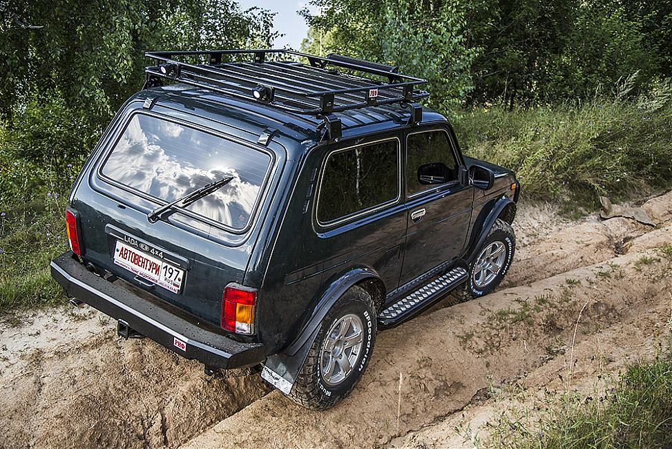 Бампер задний силовой  ВАЗ Нива с квадратом под фаркоп Бампер задний силовой  ВАЗ Нива с квадратом под фаркоп