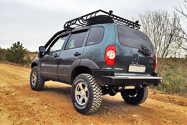 Бампер задний силовой ШЕВИ-НИВА с квадратом под фаркоп Бампер задний силовой ШЕВИ-НИВА с квадратом под фаркоп