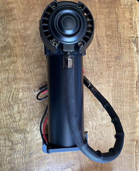 Компрессор автомобильный стационарный 12V BERKUT PRO-22 BLACK EDITION