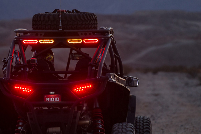 Светодиодный фонарь Rigid CHASE – ДХО / Стоп-сигнал – Синий цвет