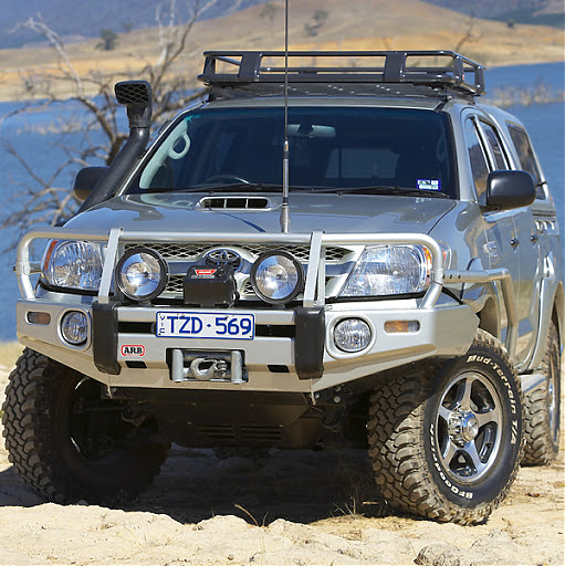 Бампер передний силовой ARB Deluxe для Toyota Hilux Vigo с 2005 до 06/2011 года. (3414400) Бампер передний силовой ARB Deluxe для Toyota Hilux Vigo с 2005 до 06/2011 года. (3414400)