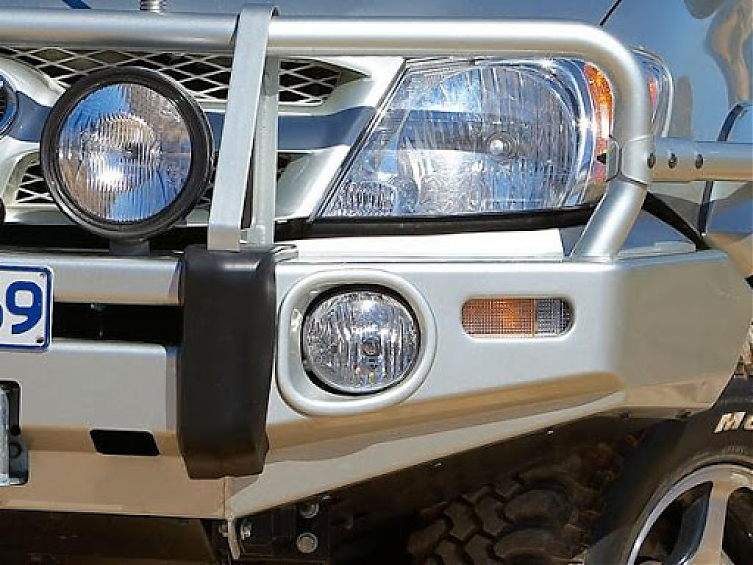 Бампер передний силовой ARB Deluxe для Toyota Hilux Vigo с 2005 до 06/2011 года. (3414400)