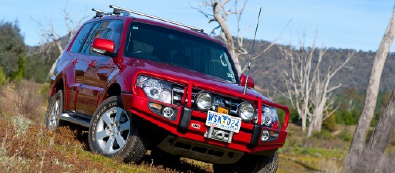 Бампер передний силовой ARB Deluxe для Mitsubishi Pajero 4