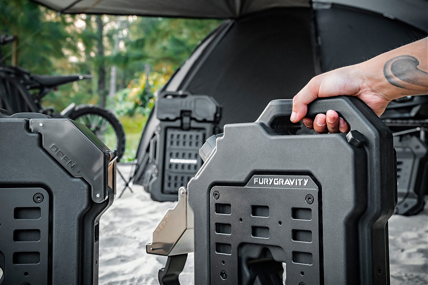 Крепление канистр к задней двери с 2 канистрами FURY для Jeep Wrangler JL