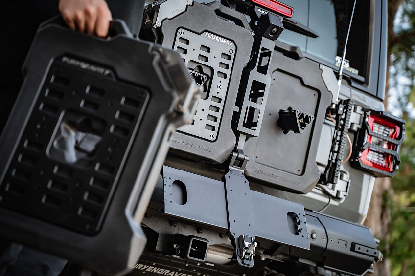 Крепление канистр к задней двери с 2 канистрами FURY для Jeep Wrangler JL