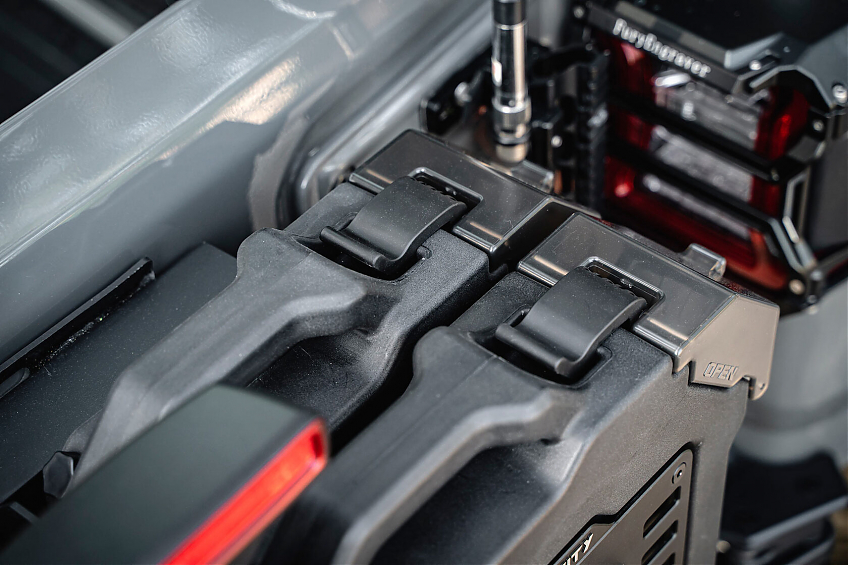 Крепление канистр к задней двери с 2 канистрами FURY для Jeep Wrangler JL