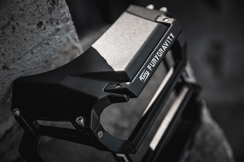 Алюминиевая защита заднего фонаря FURY серии Awaken для Jeep Wrangler JL (Чёрная)