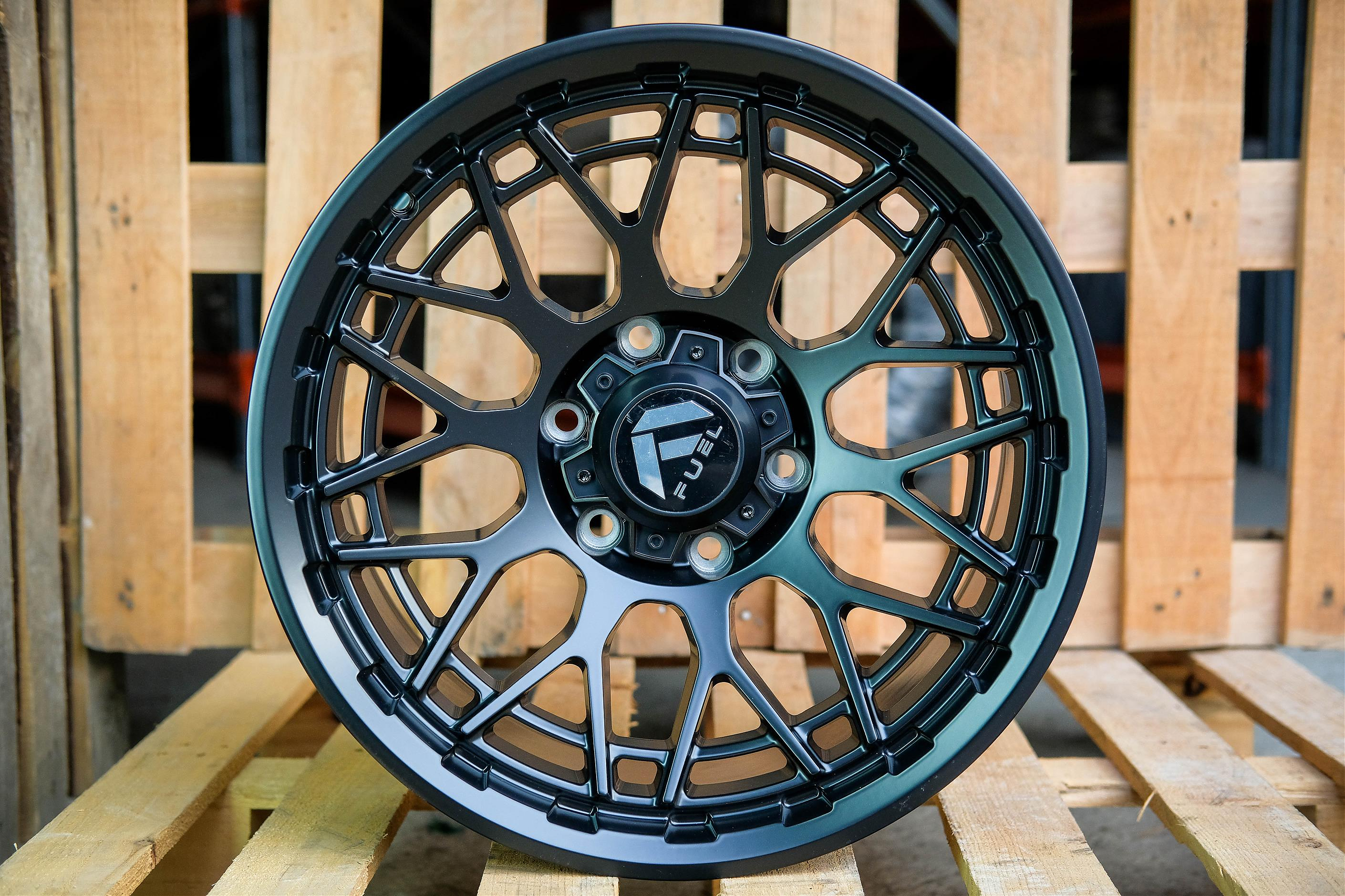 ДИСК АВТОМОБИЛЬНЫЙ АЛЮМИНИЕВЫЙ Fuel 80508K (Реплика) 18х9 ET-0 6x139.7 ЦО-110,1 Черный