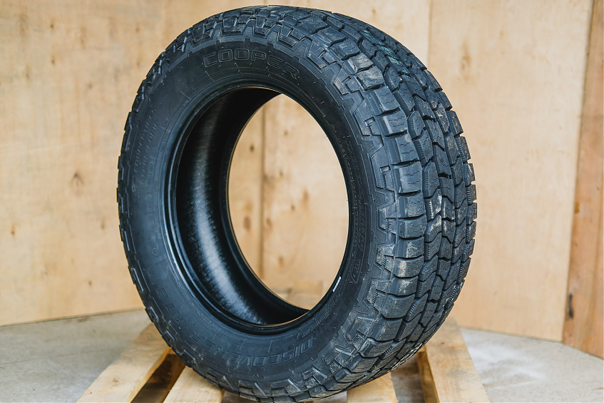 Всесезонная автомобильная шина Cooper Discoverer AT3 LT 265/60 R18 119/116S