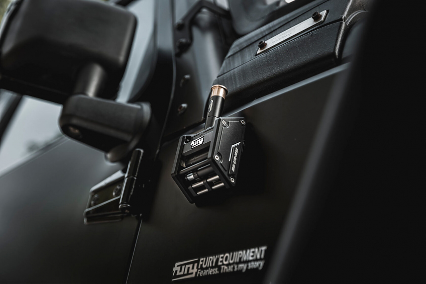 Антенна алюминиевая квадратная FURY серии AWAKEN для Jeep Wrangler JL (Чёрная)