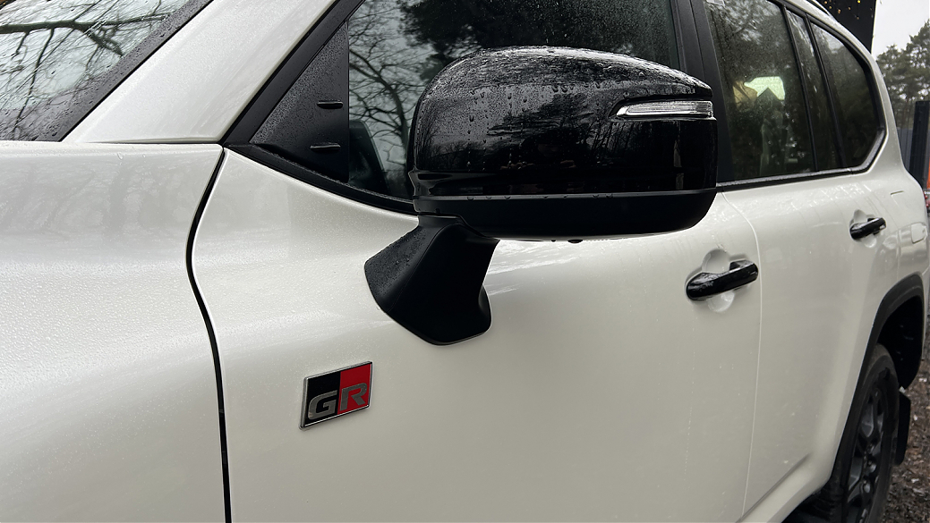 Toyota Land Cruiser 300 GR Sport