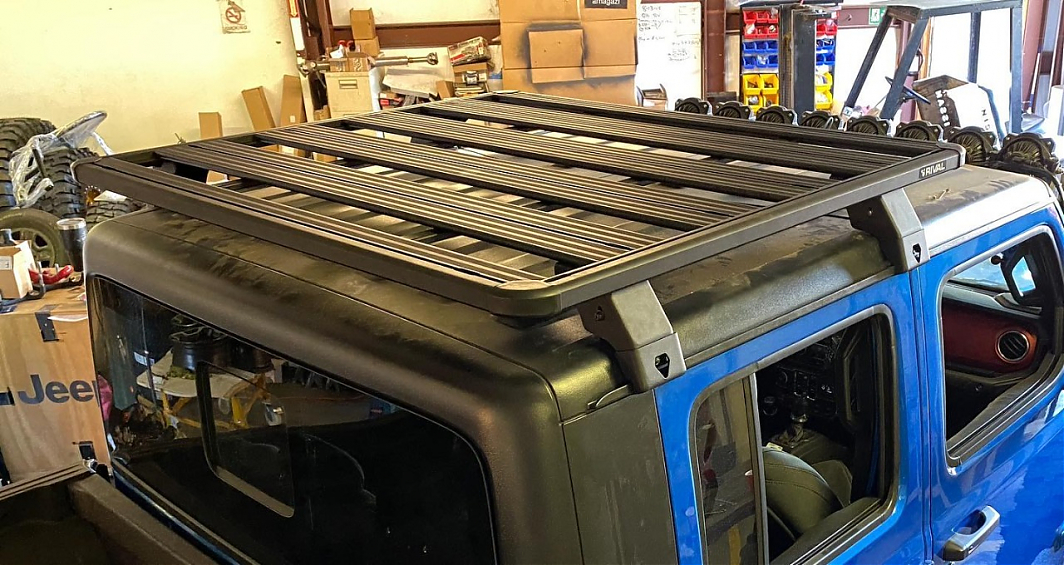 Багажник алюминиевый (платформа с креплением) Rival  1430мм ширина x 995мм длина для Jeep Wrangler JL   2дв \ Gladiator JT. 2017+