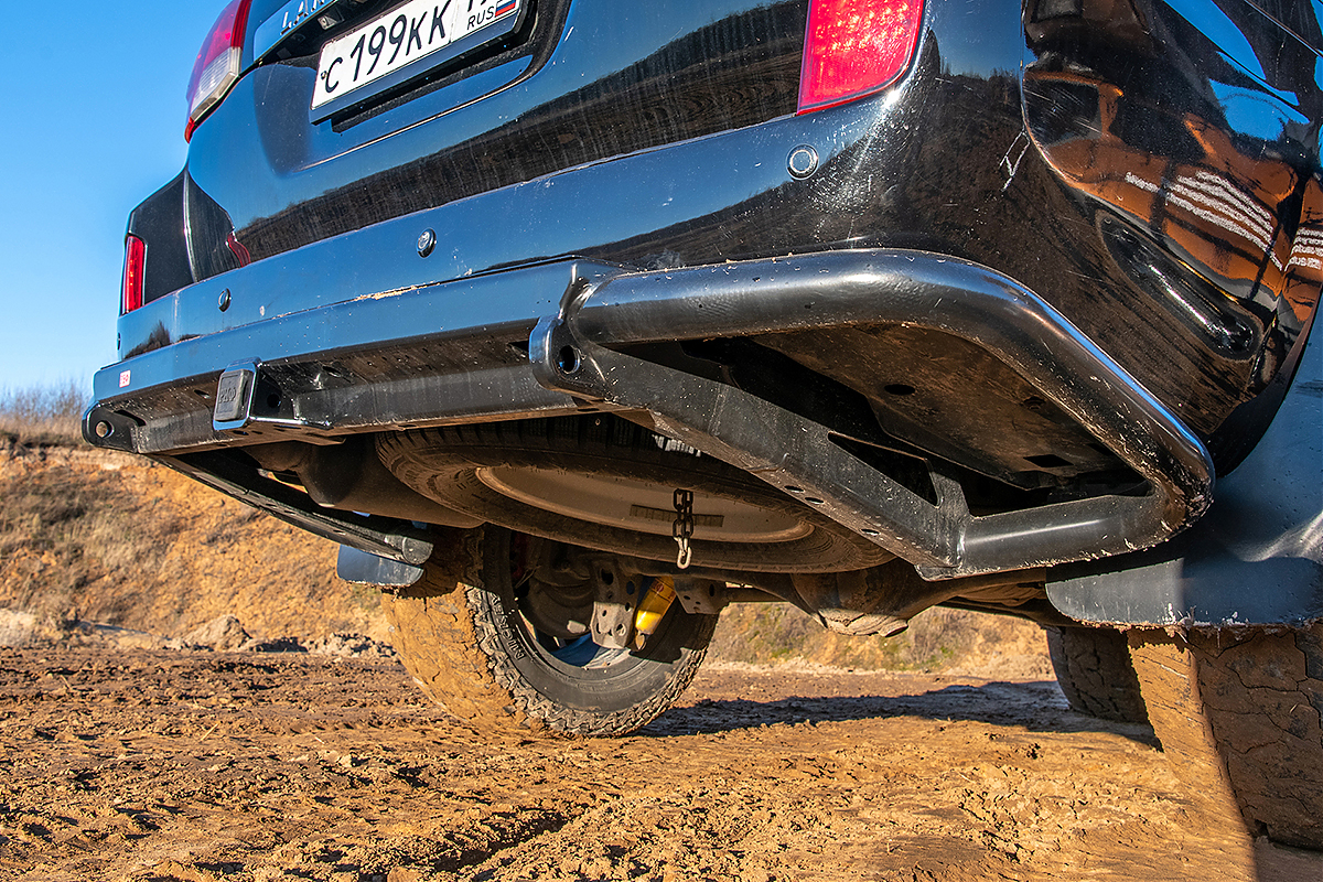 Бампер задний силовой/защита штатного бампера РИФ Toyota Land Cruiser 200 2007-2015 c квадратом под фаркоп