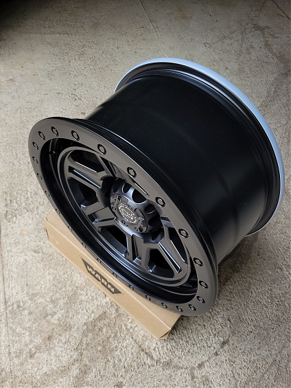 ДИСК АВТОМОБИЛЬНЫЙ АЛЮМИНИЕВЫЙ ЛИТОЙ BLACK RHINO RENO (Реплика) 17х9 ET-0 6X139.7 ЦО-110,1 черный матовый