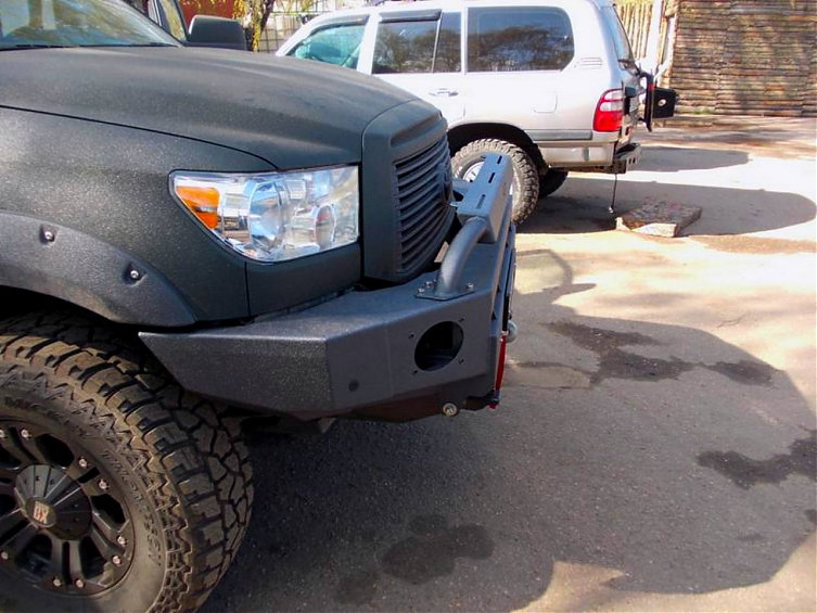 Передний силовой бампер III поколения для Toyota Tundra
