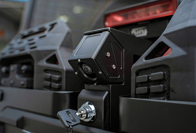 Интегрированная система FURY для крепления оборудования к задней двери Jeep Wrangler JL