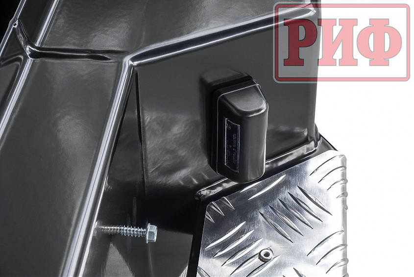 Бампер РИФ силовой задний Mitsubishi L200 2019+ с квадратом под фаркоп и фонарями