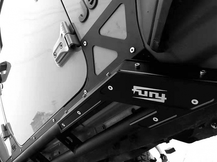 Алюминиевая боковая накладка \ защита Fury на пороги для Jeep Wrangler JL