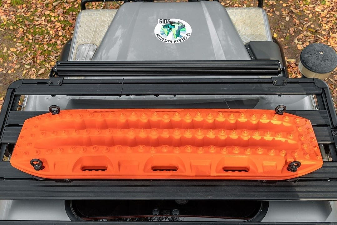 Крепление для сэнд-траков maxtrax горизонтальное для модульного багажника Rival Крепление для сэнд-траков maxtrax горизонтальное для модульного багажника Rival