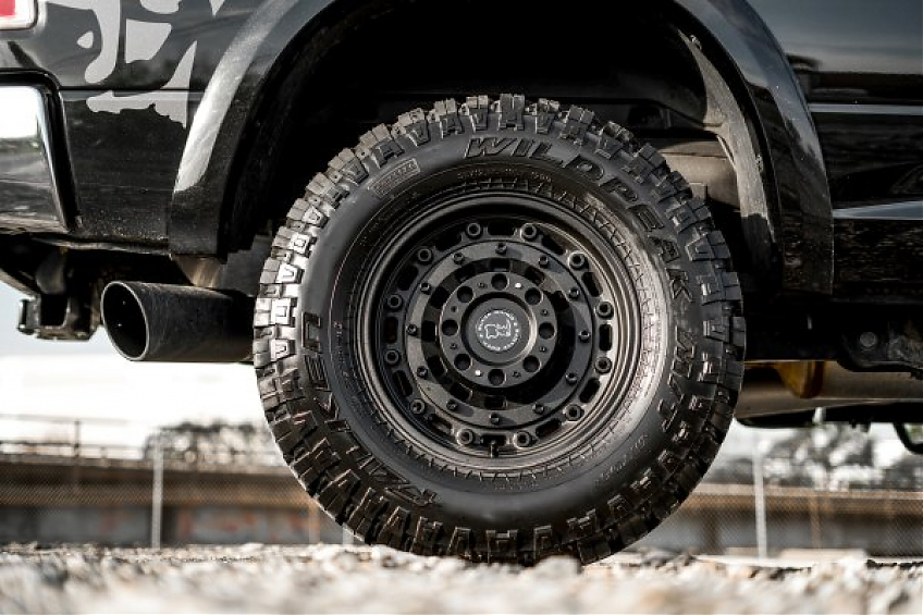 ДИСК АВТОМОБИЛЬНЫЙ АЛЮМИНИЕВЫЙ ЛИТОЙ BLACK RHINO ARSENAL (Реплика) 17х9 ET-0 6X139.7 6X135 ЦО-106