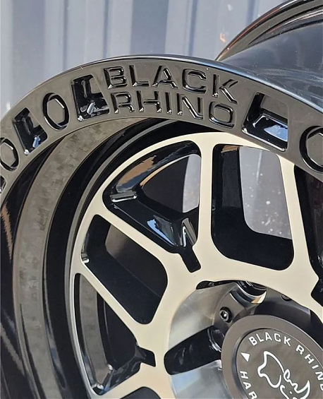 ДИСК АВТОМОБИЛЬНЫЙ АЛЮМИНИЕВЫЙ ЛИТОЙ BLACK RHINO KELSO (Реплика) 17х9 ET-0 6X139.7 ЦО-110,1 Черный \ Лак