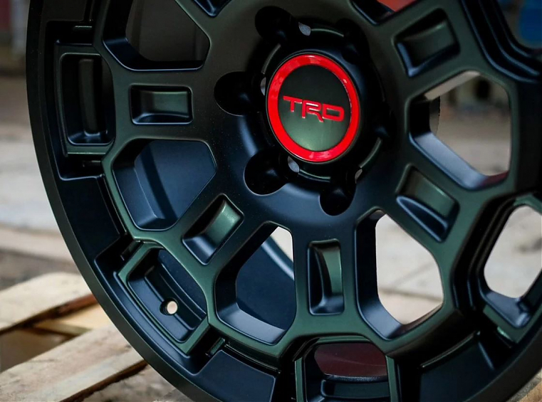 ДИСК АВТОМОБИЛЬНЫЙ АЛЮМИНИЕВЫЙ ЛИТОЙ TRD PRO R20Х9 6X139.7 ET+15 Черный