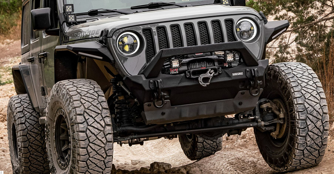 Силовой бампер передний RIVAL алюминиевый короткий для Jeep Wrangler JK, JL (с защитой рулевых тяг)