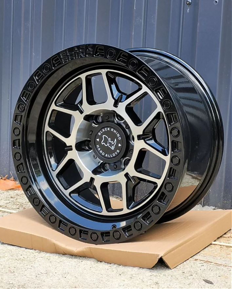 ДИСК АВТОМОБИЛЬНЫЙ АЛЮМИНИЕВЫЙ ЛИТОЙ BLACK RHINO KELSO (Реплика) 17х9 ET-0 6X139.7 ЦО-110,1 Черный \ Лак