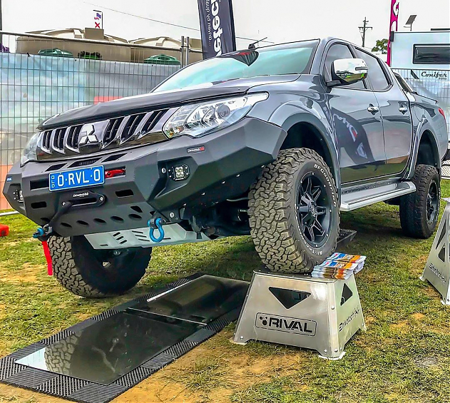 Бампер силовой передний RIVAL алюминиевый черный Mitsubishi L200 2015-2018