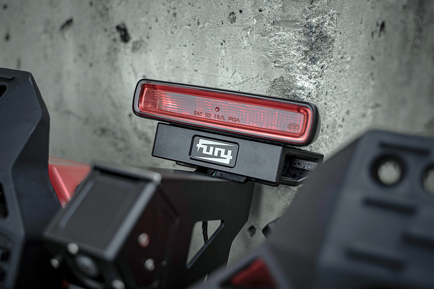 Интегрированная система FURY для крепления оборудования к задней двери Jeep Wrangler JL