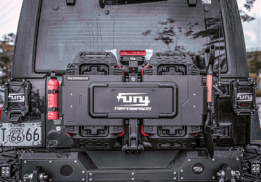 Интегрированная система FURY для крепления оборудования к задней двери Jeep Wrangler JL