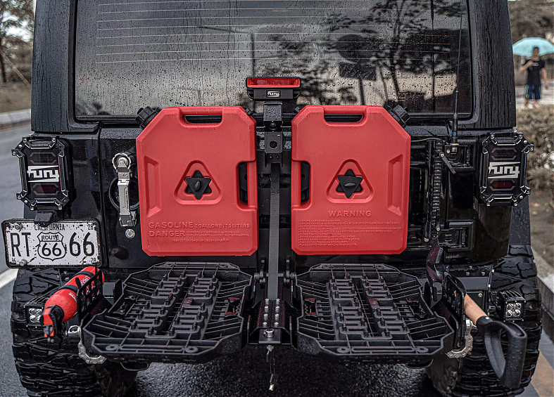 Интегрированная система FURY для крепления оборудования к задней двери Jeep Wrangler JL