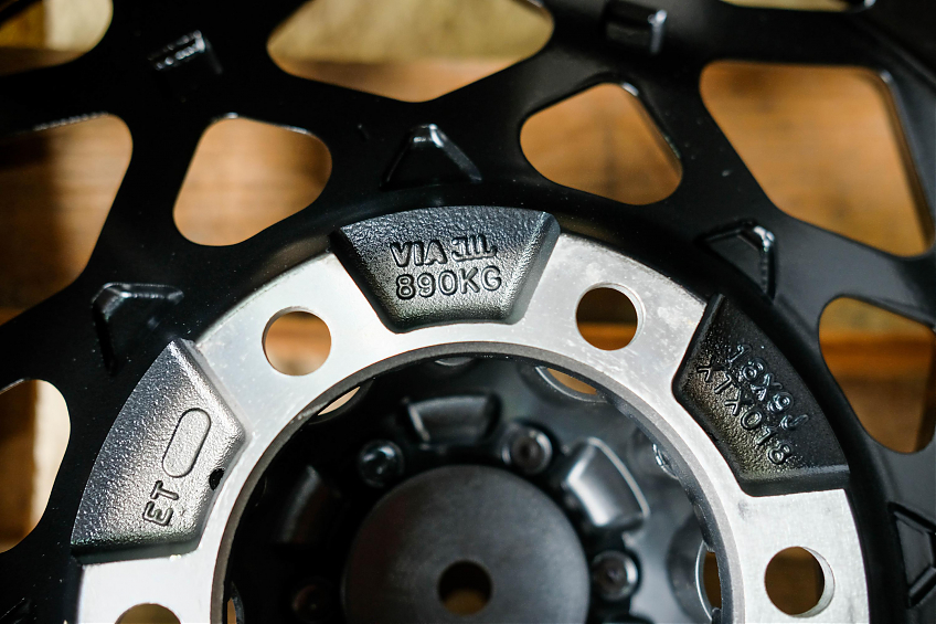 ДИСК АВТОМОБИЛЬНЫЙ АЛЮМИНИЕВЫЙ ЛИТОЙ FUEL UNIT (Реплика) 18х9 ET-0 5X127 ЦО-71.6