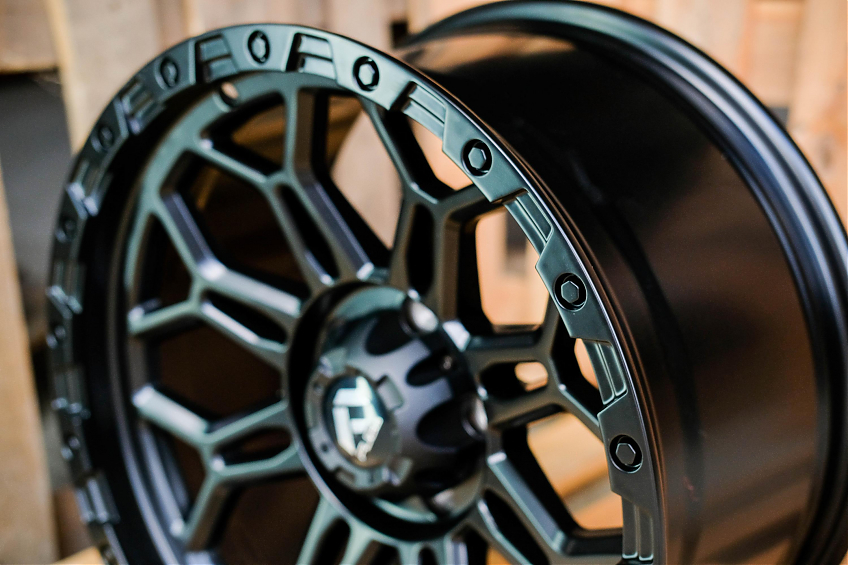 ДИСК АВТОМОБИЛЬНЫЙ АЛЮМИНИЕВЫЙ ЛИТОЙ FUEL (Реплика) 18х9 ET-0 5X127 ЦО-71.6