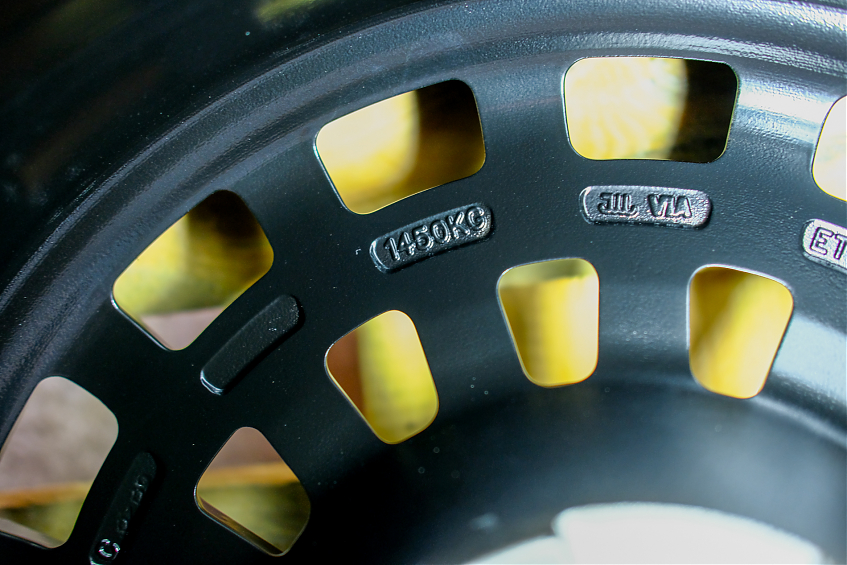 ДИСК АВТОМОБИЛЬНЫЙ АЛЮМИНИЕВЫЙ ЛИТОЙ Fuel Zephyr (РЕПЛИКА) R18Х8.5 ET+18 5x150 \ 5x139.7 двойная разболтовка ЦО-110.1 Черный матовый