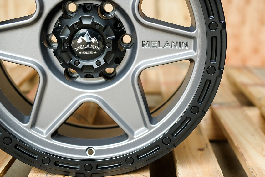 Литые диски Melanin Off Road Wheels 6360 r18x8.5 6x139,7 ET+10 ЦО 106.1 Черный + серый