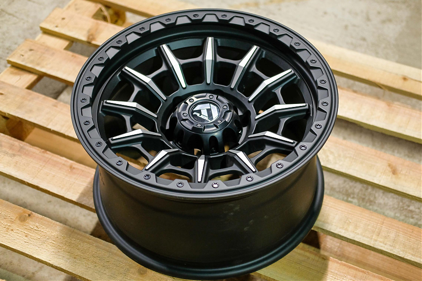 ДИСК АВТОМОБИЛЬНЫЙ АЛЮМИНИЕВЫЙ ЛИТОЙ  KMC CARNAGE (Реплика) 17х9 ET-10 6X139.7 ЦО-110,1