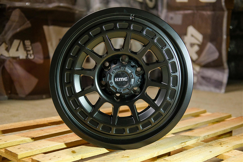 ДИСК АВТОМОБИЛЬНЫЙ АЛЮМИНИЕВЫЙ ЛИТОЙ KMC CANYON (Реплика) 18х9 ET+10 6X139.7 ЦО-110,1